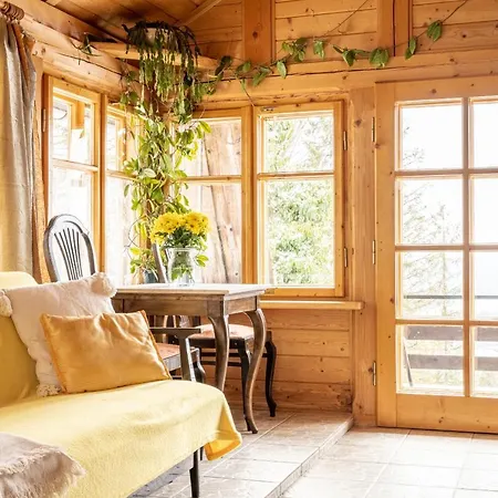Pokoje Pod Strzecha Pajakowka Homestay *